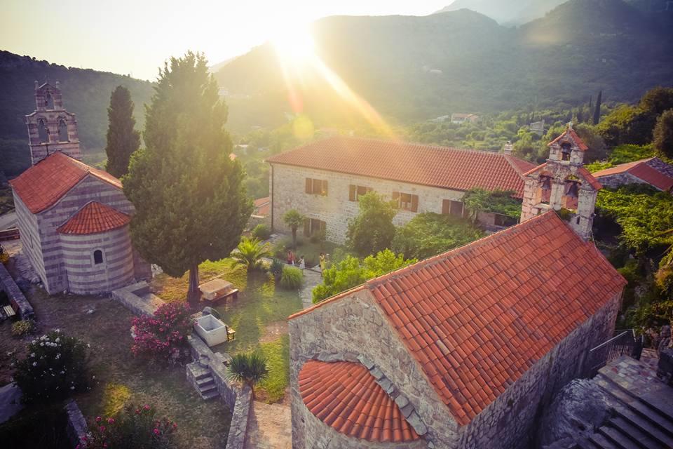 شقة Vuko I Magdalena Midzor Petrovac المظهر الخارجي الصورة
